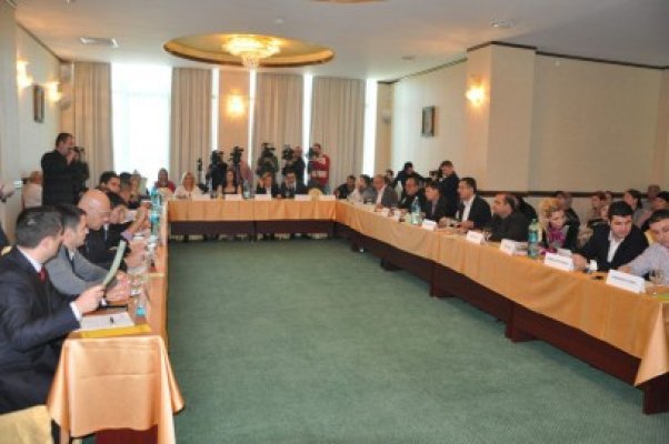 Consilierii municipali, convocaţi în şedinţă - vezi ordinea de zi!